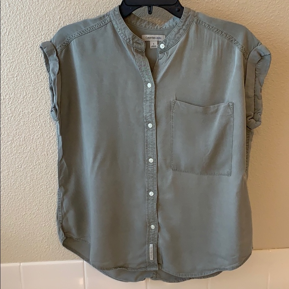 Calvin Klein olive muscle blouse, small